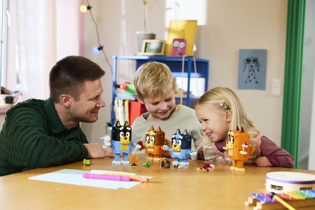 Bluey Brick-Built Bluey Family | 11217