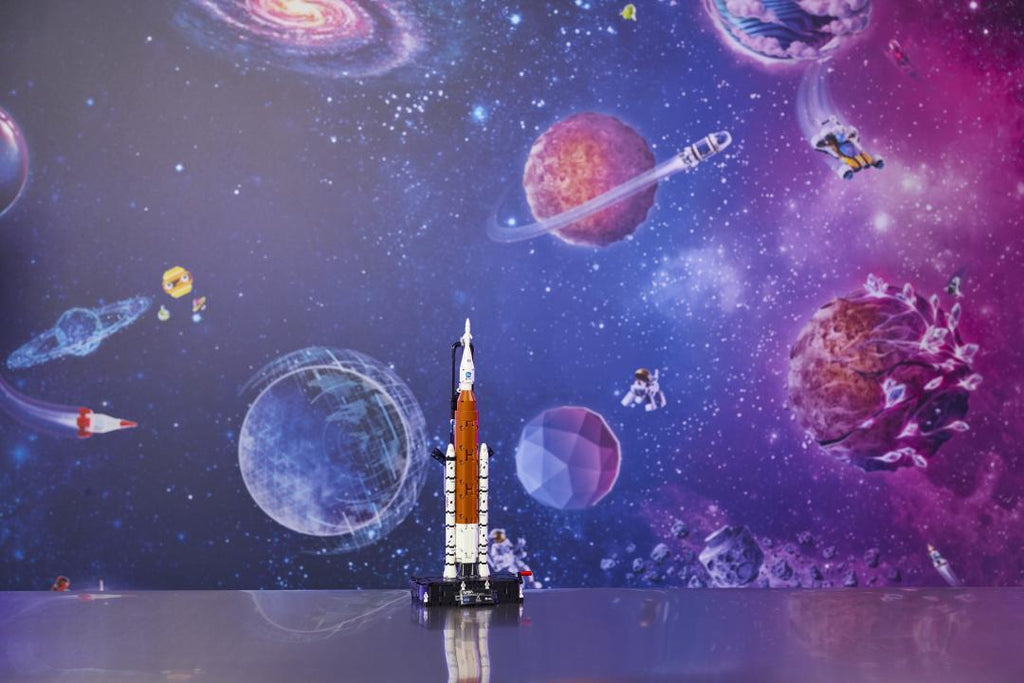 Technic NASA Artemis Space Launch System Rocket | 42221