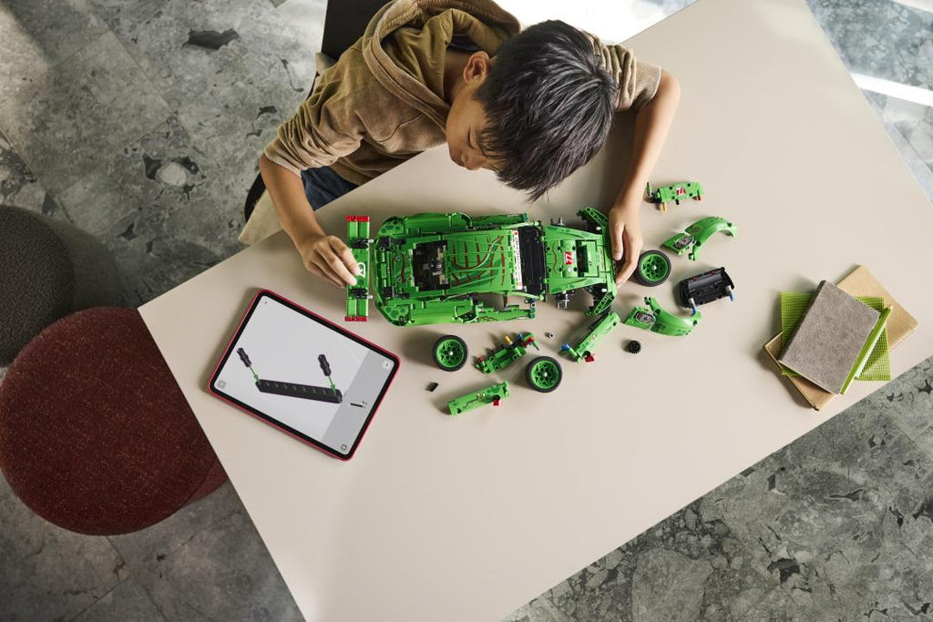 Technic Porsche 911 GT3 R REXY AO Racing Car | 42224