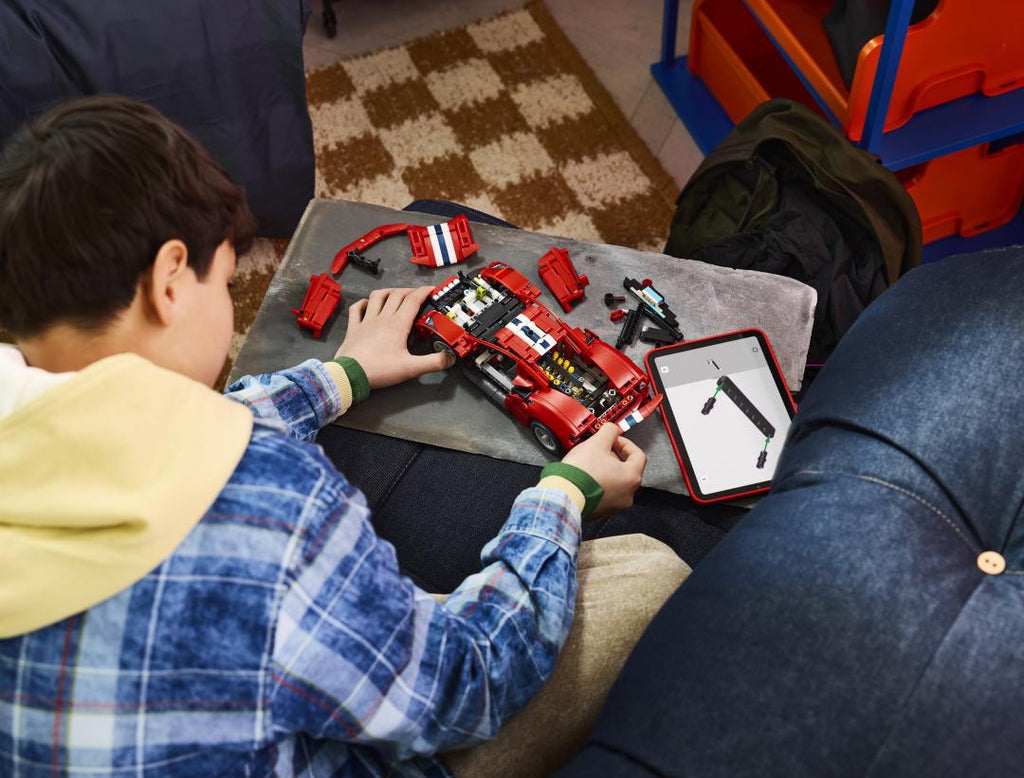 Technic Ferrari 488 PISTA Car | 42235