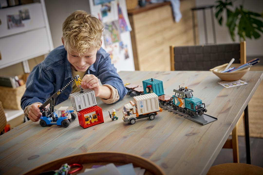 City Harbor Freight Train with Crane & Truck | 60509