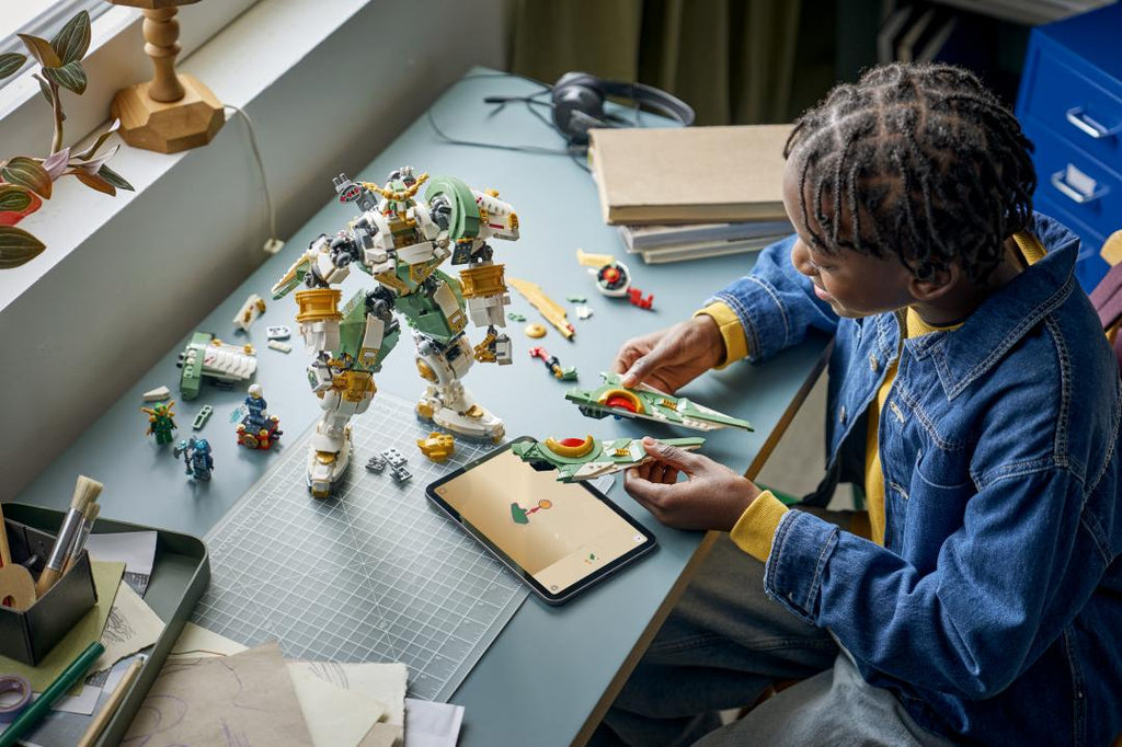 NINJAGO Lloyd's Titan Mech 15th Anniversary | 71860