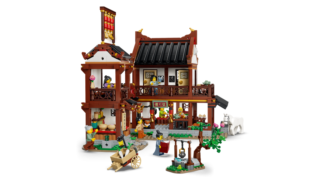 Iconic Ancient Moon-Gazing Inn | 80121