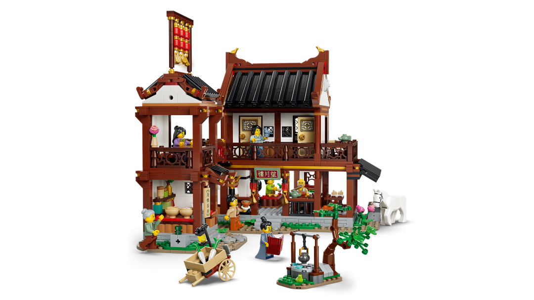 Iconic Ancient Moon-Gazing Inn | 80121
