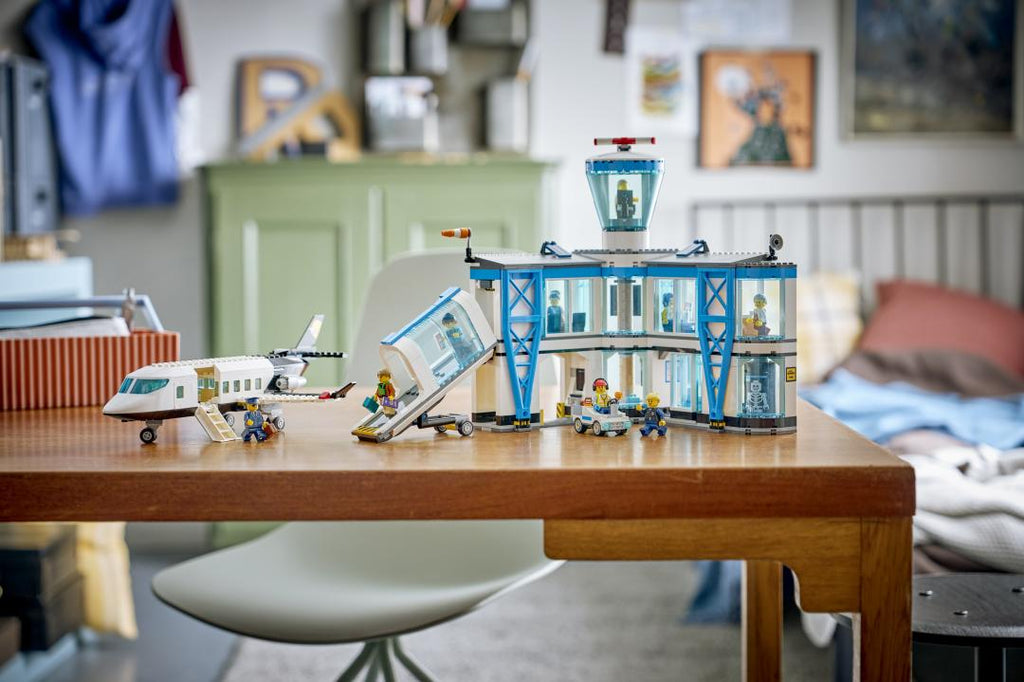 City Airport with Airplane | 60502