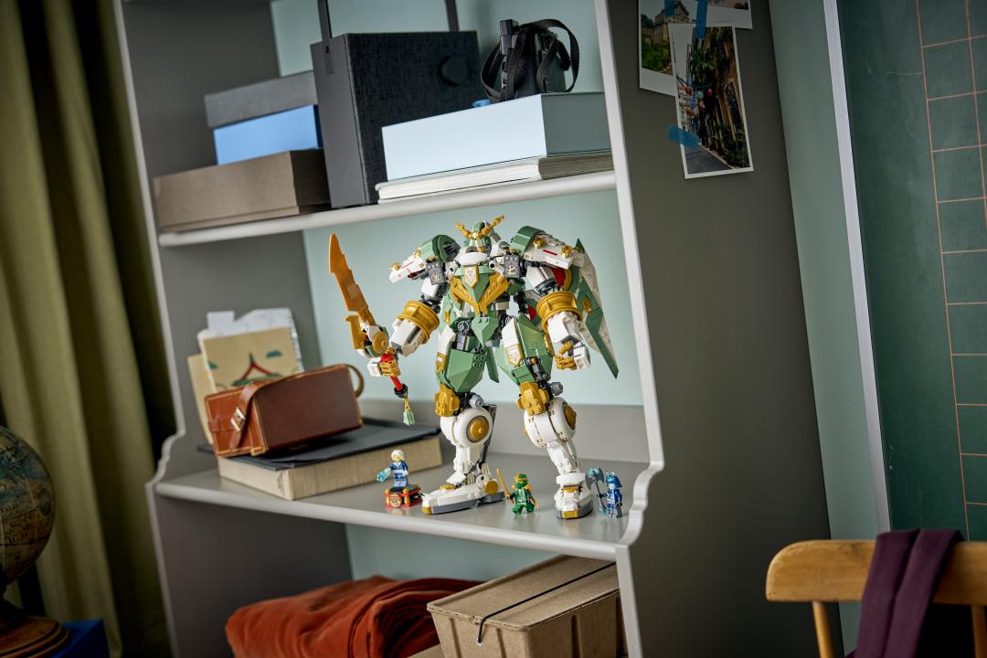 NINJAGO Lloyd's Titan Mech 15th Anniversary | 71860