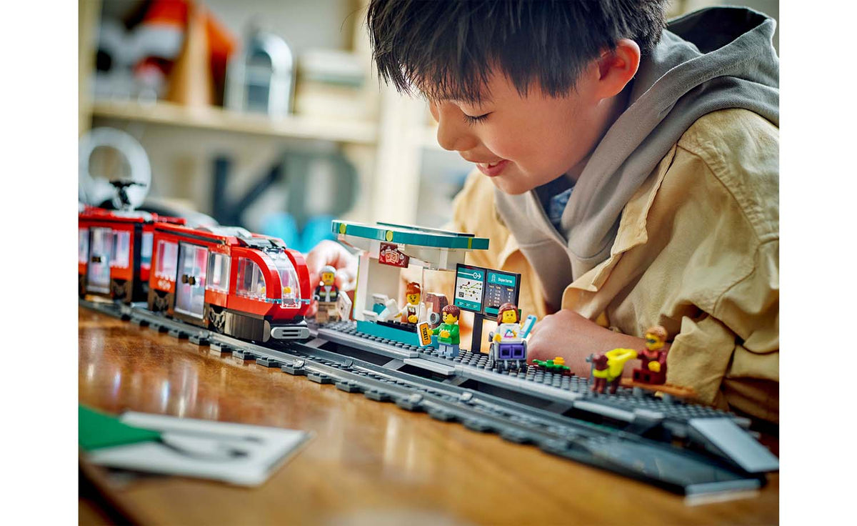 City Downtown Streetcar and Station | 60423