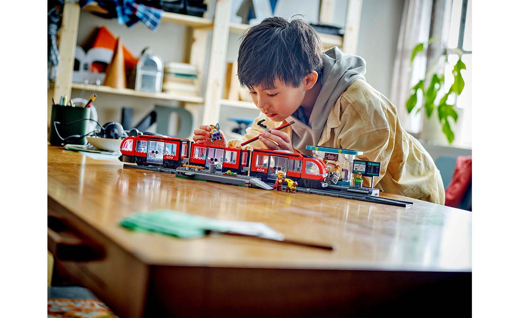 City Downtown Streetcar and Station | 60423