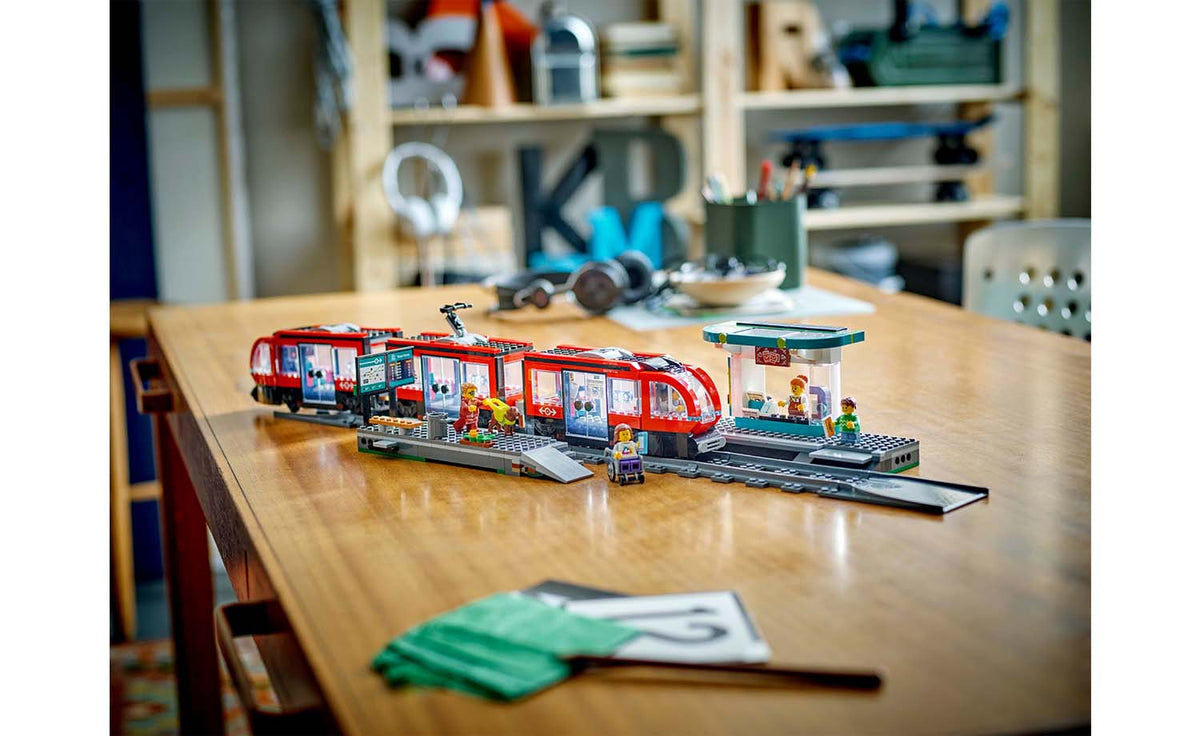 City Downtown Streetcar and Station | 60423