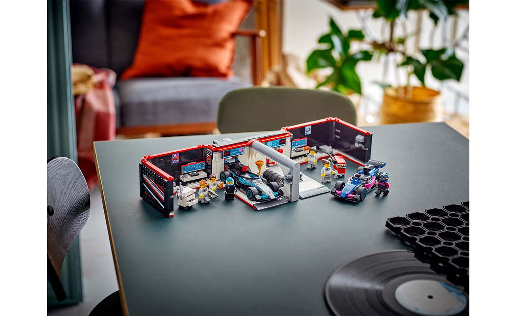 City F1 Garage & Mercedes-AMG & Alpine Cars | 60444