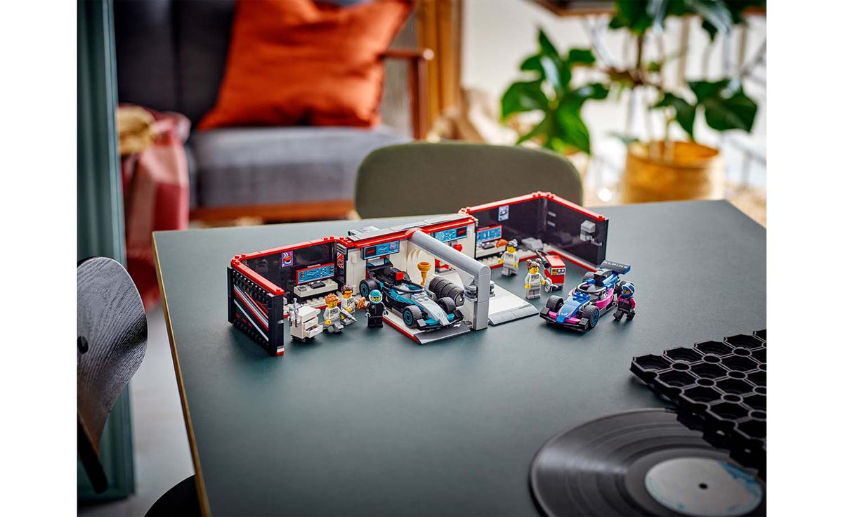 City F1 Garage & Mercedes-AMG & Alpine Cars | 60444