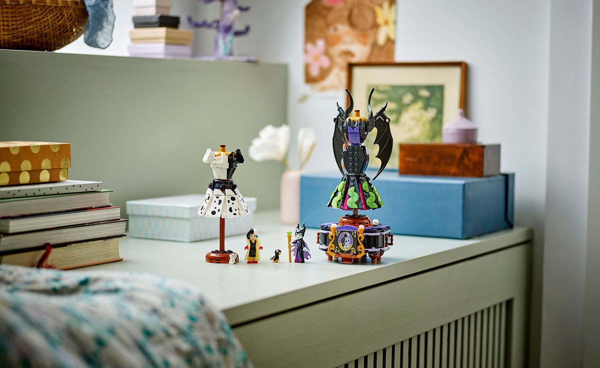 Disney Maleficent's and Cruella De Vil's Dresses | 43262