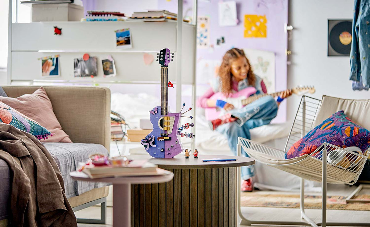 Editions Olivia Rodrigo's Dual Guitar | 43031