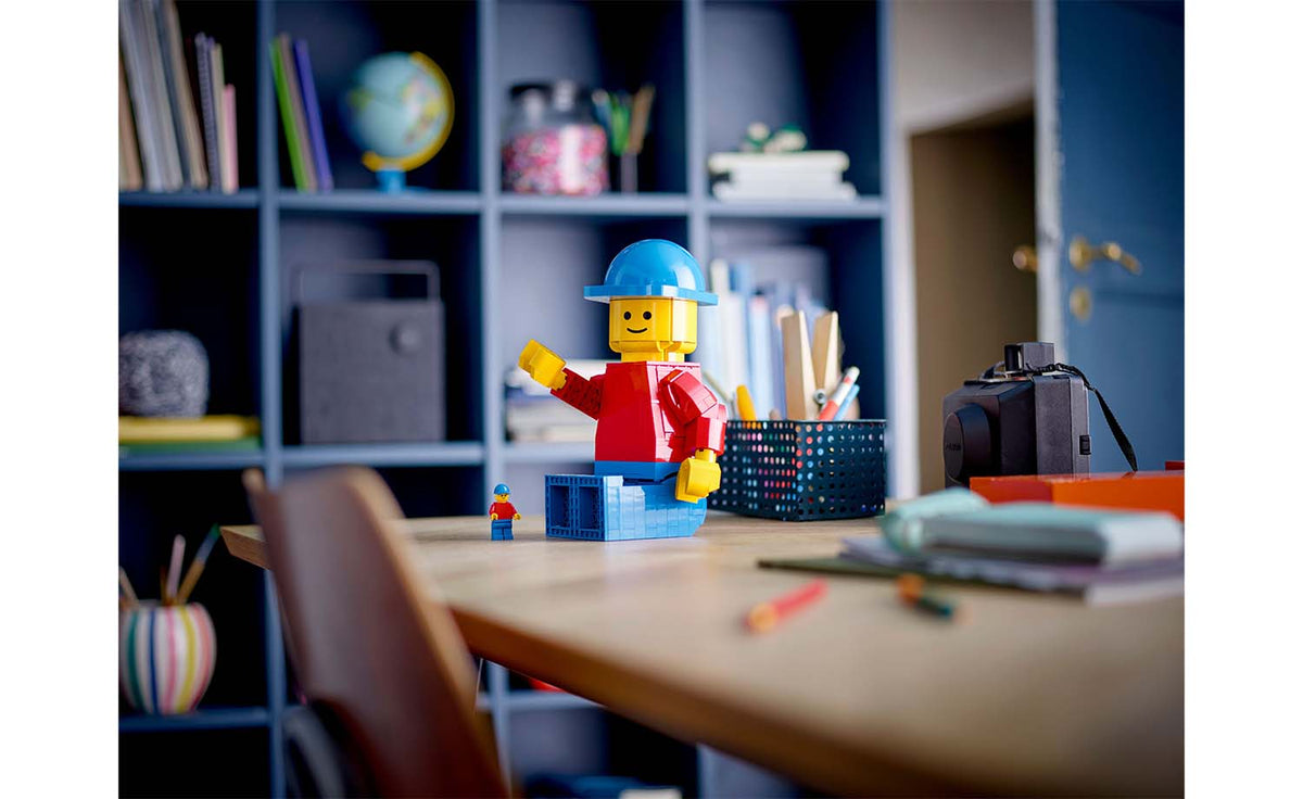 Iconic Up-Scaled Minifigure | 40649