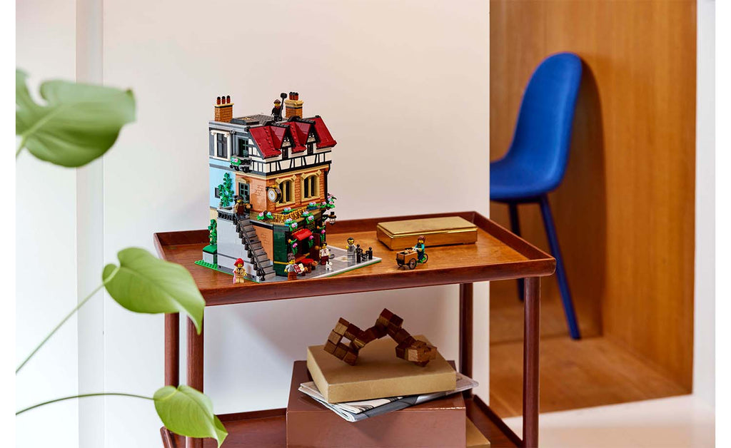 Icons Tudor Corner | 10350