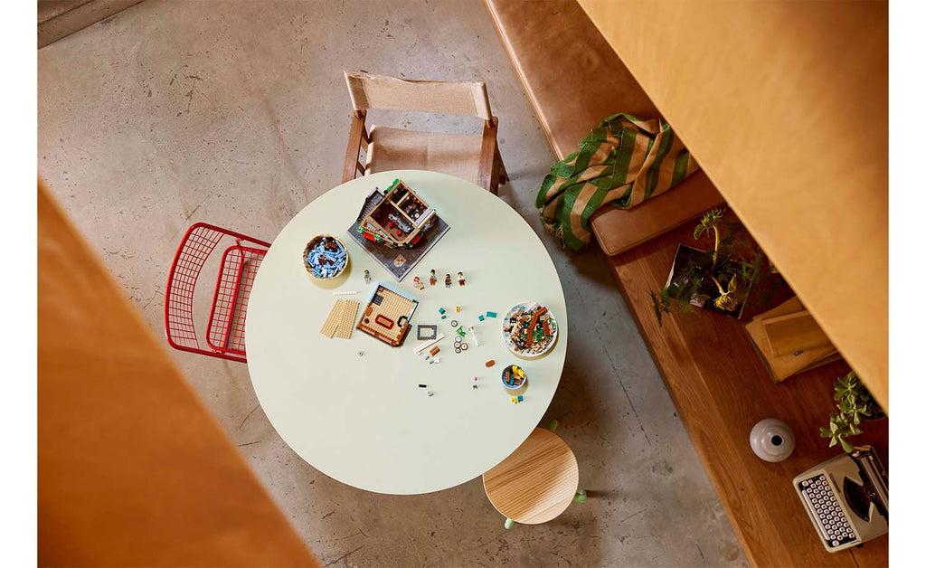 Icons Tudor Corner | 10350