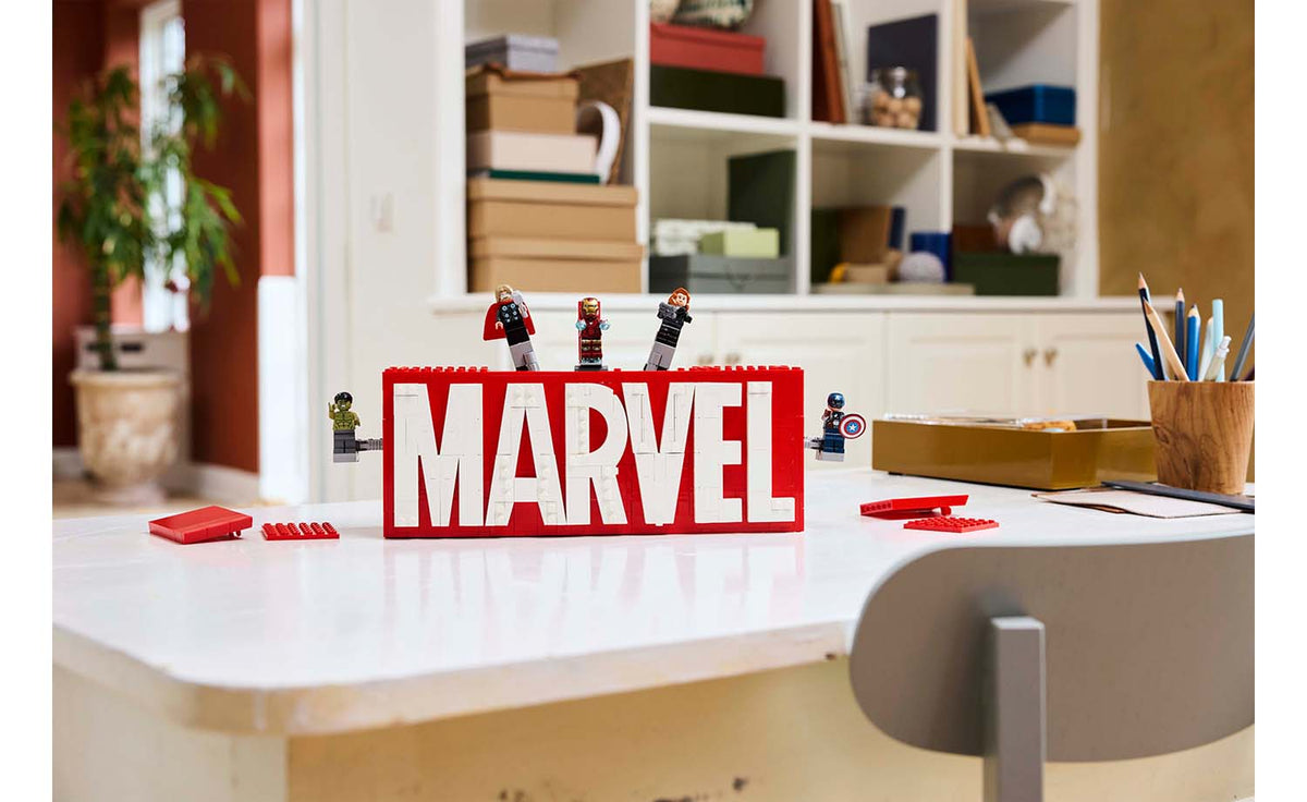 MARVEL Logo & Minifigures | 76313