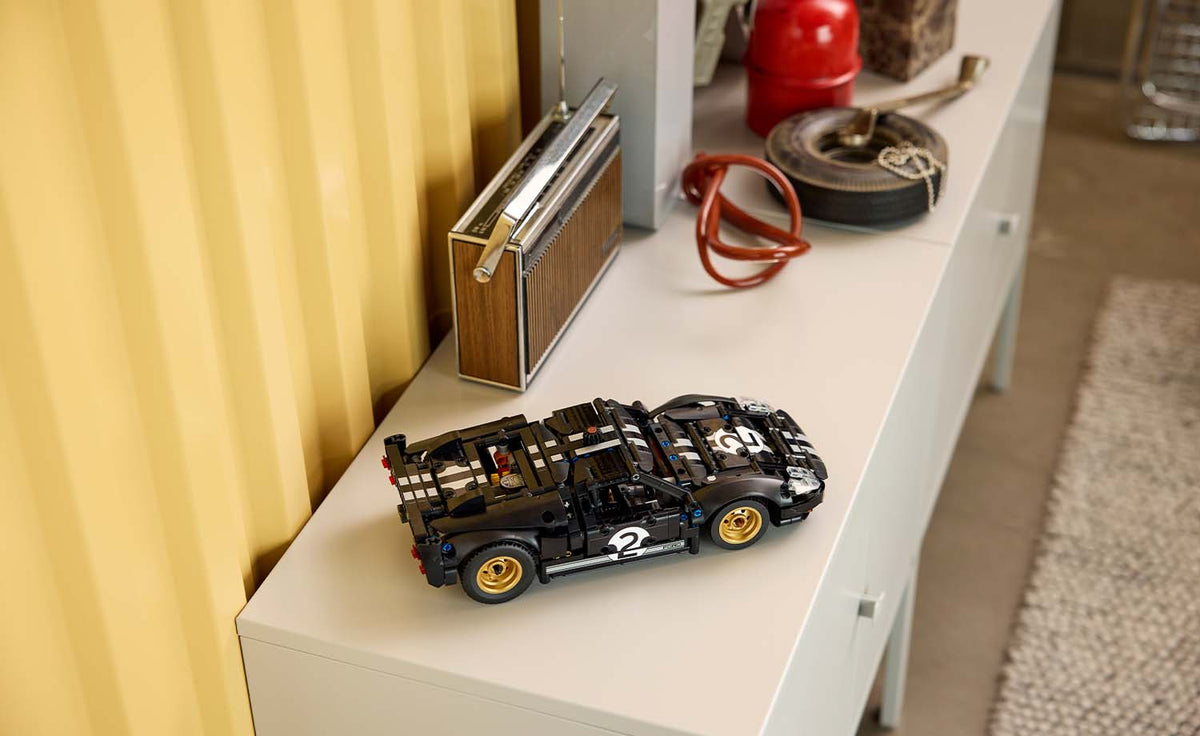 Technic 1966 Ford GT40 MKII Race Car | 42223