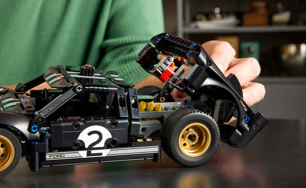 Technic 1966 Ford GT40 MKII Race Car | 42223
