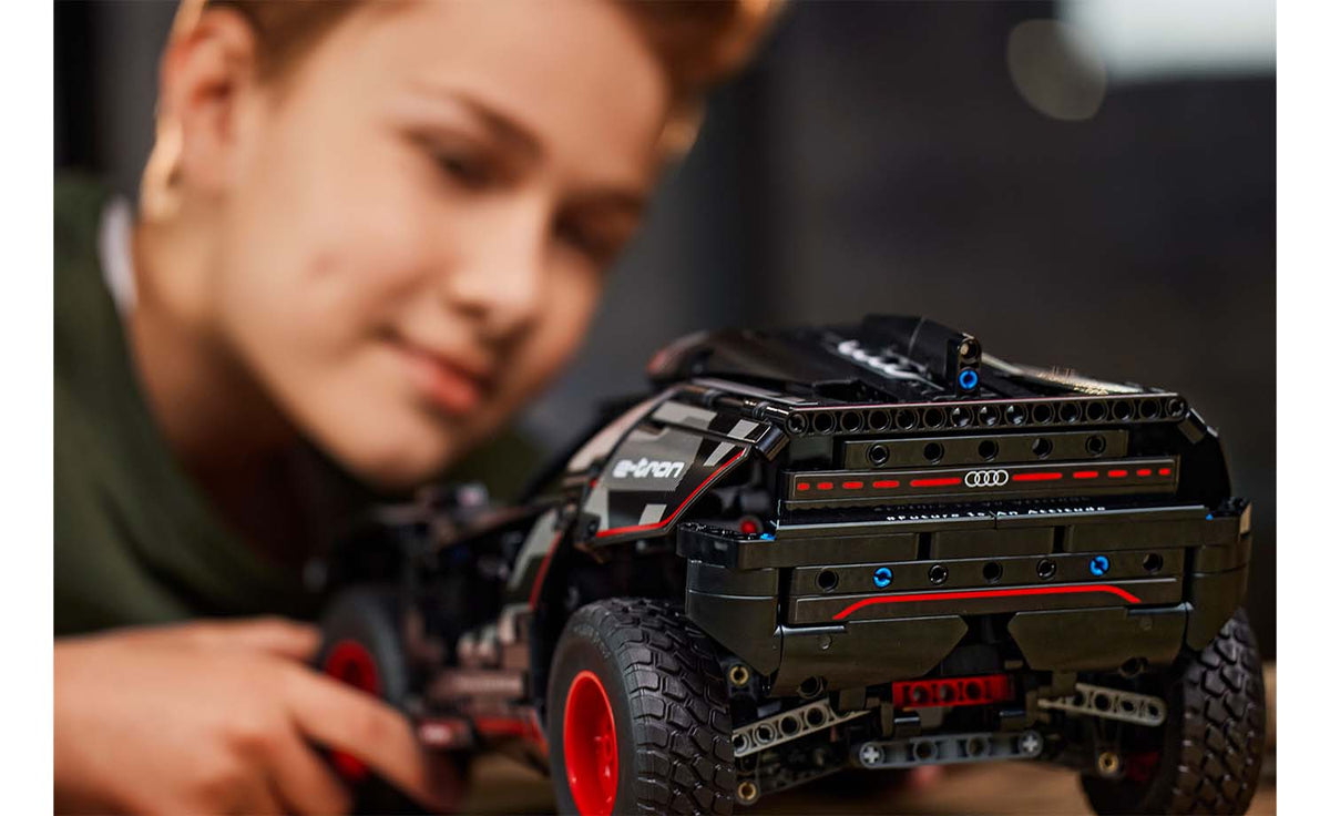 Technic Audi RS Q e-tron | 42160