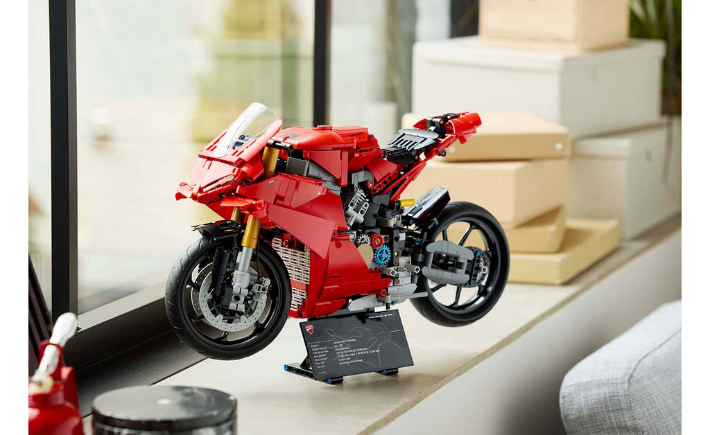 Technic Ducati Panigale V4 S Motorcycle | 42202