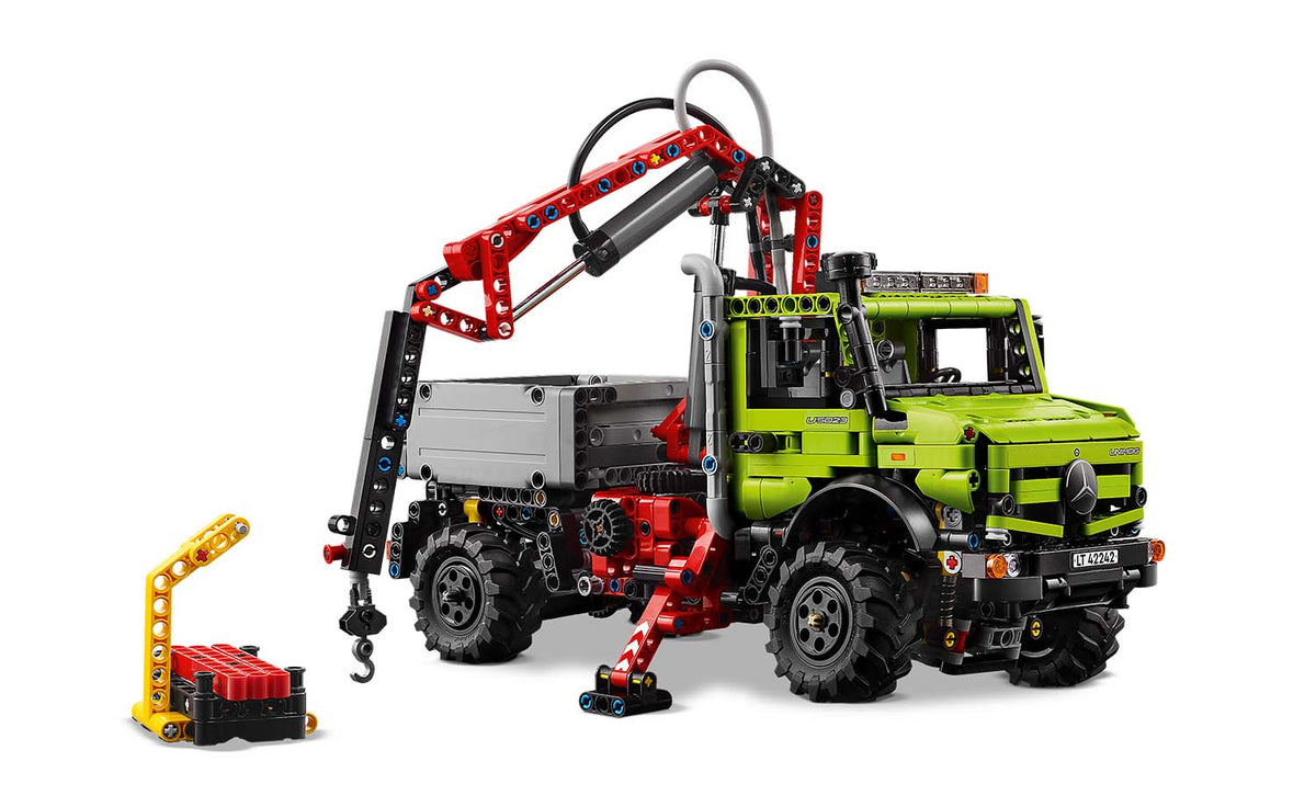 Technic Mercedes-Benz Unimog U 5023 with Crane | 42242