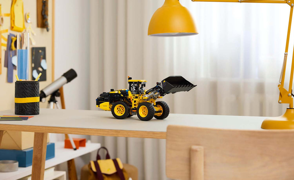 Technic Volvo L120 Electric Wheel Loader | 42209